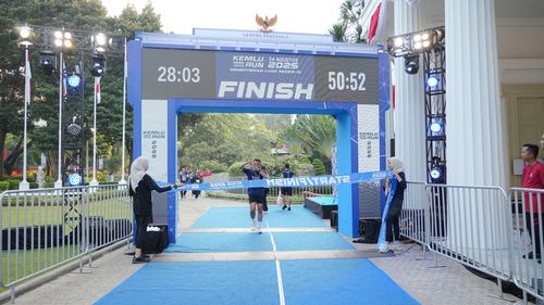Race photo from KEMLU RUN 2025