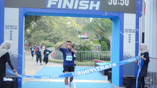 Race photo from KEMLU RUN 2025