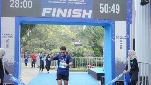 Race photo from KEMLU RUN 2025
