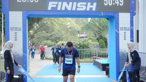 Race photo from KEMLU RUN 2025