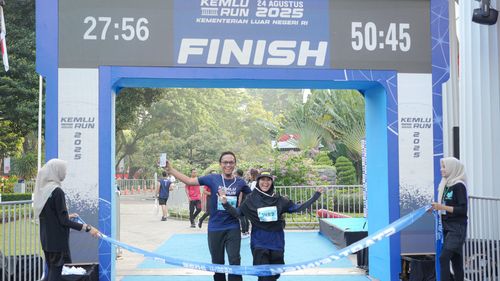 Race photo from KEMLU RUN 2025