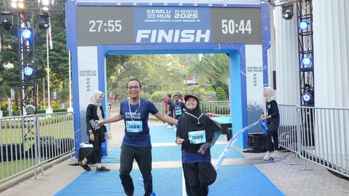 Race photo from KEMLU RUN 2025