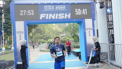 Race photo from KEMLU RUN 2025