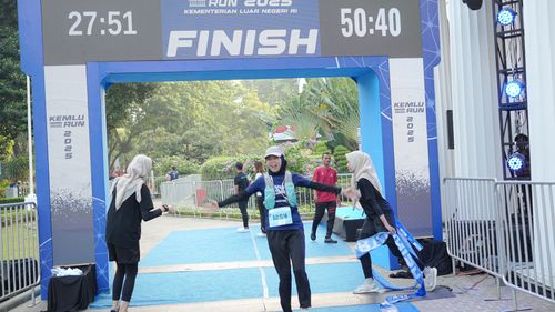 Race photo from KEMLU RUN 2025