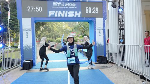 Race photo from KEMLU RUN 2025