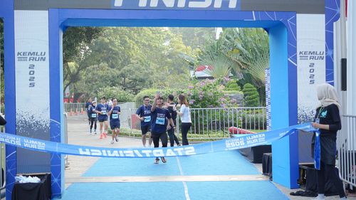 Race photo from KEMLU RUN 2025