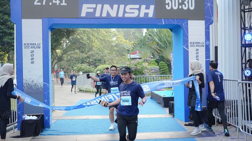 Race photo from KEMLU RUN 2025