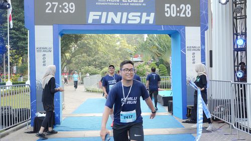 Race photo from KEMLU RUN 2025