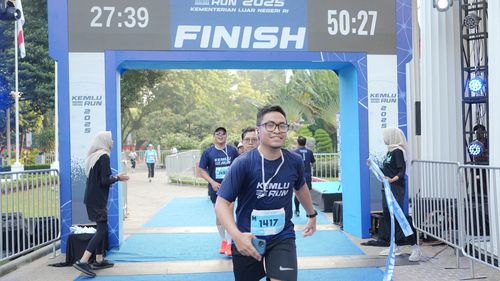 Race photo from KEMLU RUN 2025