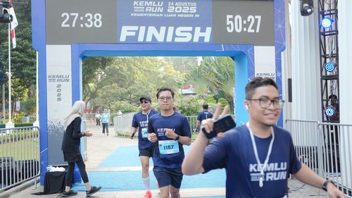 Race photo from KEMLU RUN 2025