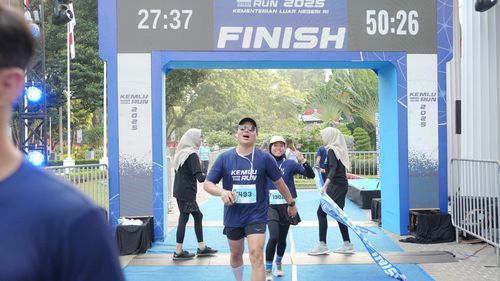 Race photo from KEMLU RUN 2025