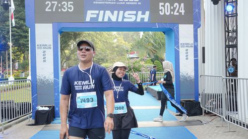 Race photo from KEMLU RUN 2025