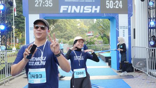 Race photo from KEMLU RUN 2025