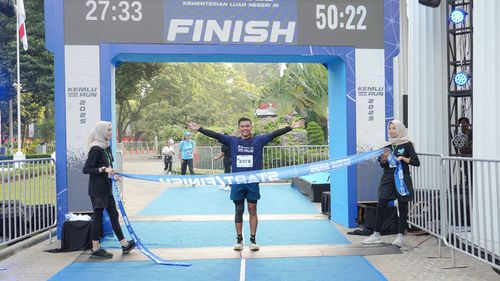 Race photo from KEMLU RUN 2025