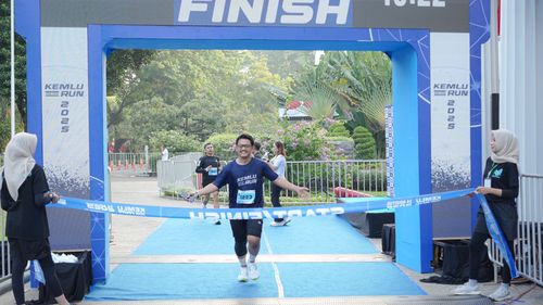 Race photo from KEMLU RUN 2025