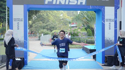 Race photo from KEMLU RUN 2025