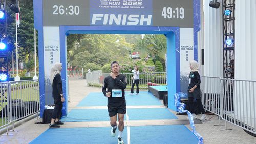 Race photo from KEMLU RUN 2025