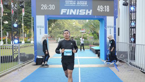 Race photo from KEMLU RUN 2025