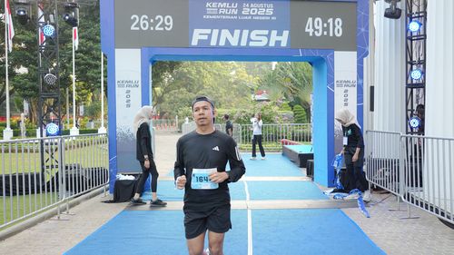 Race photo from KEMLU RUN 2025