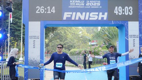 Race photo from KEMLU RUN 2025