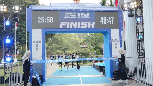 Race photo from KEMLU RUN 2025