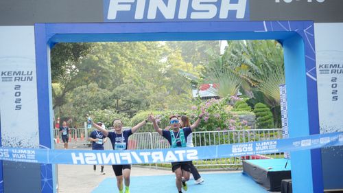 Race photo from KEMLU RUN 2025