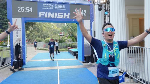 Race photo from KEMLU RUN 2025