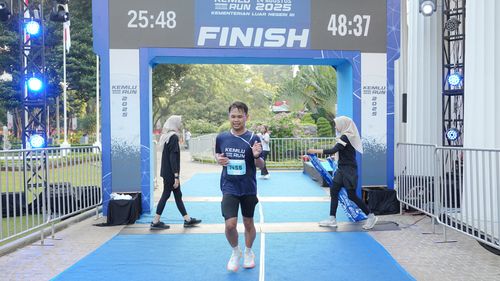 Race photo from KEMLU RUN 2025