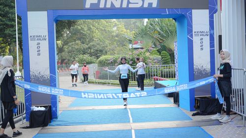 Race photo from KEMLU RUN 2025