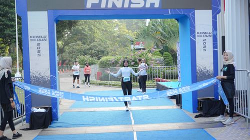Race photo from KEMLU RUN 2025