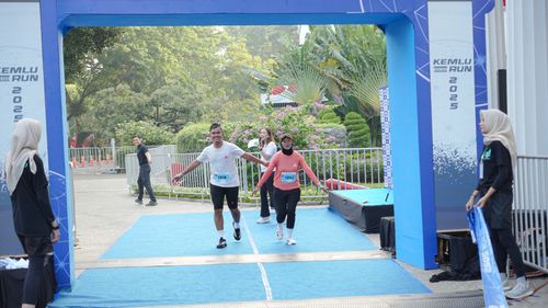 Race photo from KEMLU RUN 2025