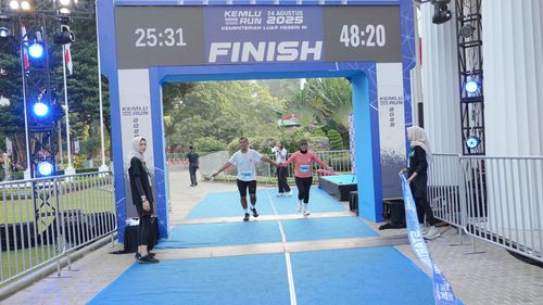 Race photo from KEMLU RUN 2025