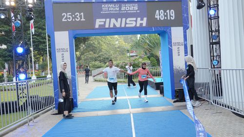 Race photo from KEMLU RUN 2025