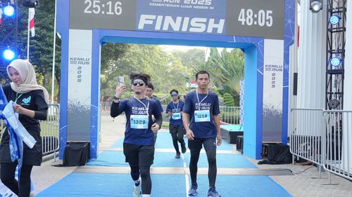 Race photo from KEMLU RUN 2025