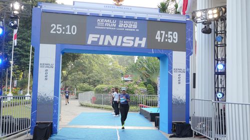 Race photo from KEMLU RUN 2025