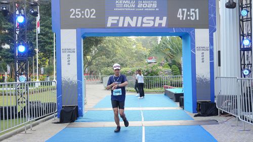 Race photo from KEMLU RUN 2025