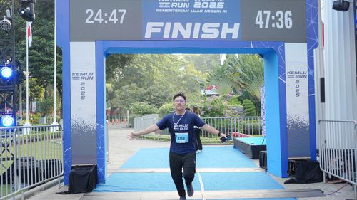 Race photo from KEMLU RUN 2025