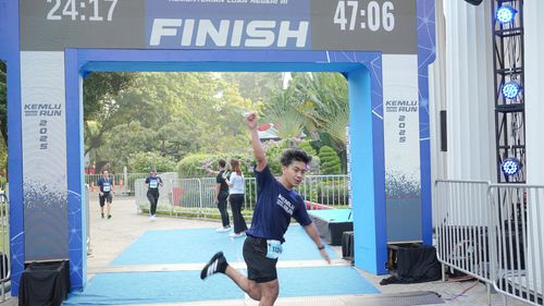 Race photo from KEMLU RUN 2025