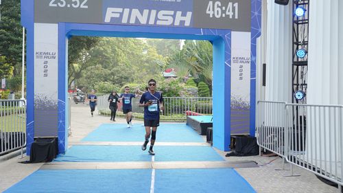 Race photo from KEMLU RUN 2025