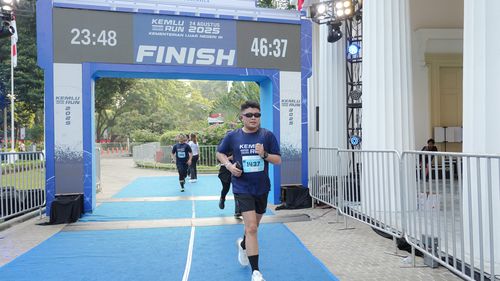Race photo from KEMLU RUN 2025