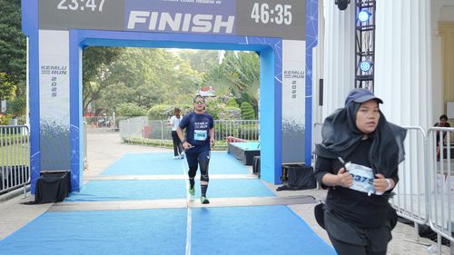 Race photo from KEMLU RUN 2025