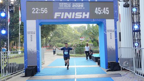 Race photo from KEMLU RUN 2025