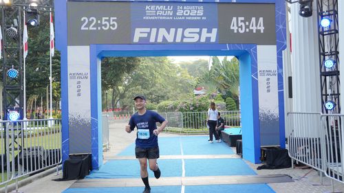 Race photo from KEMLU RUN 2025