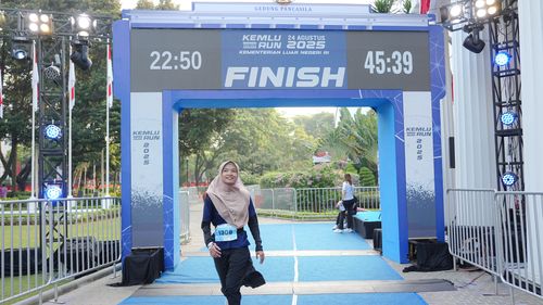 Race photo from KEMLU RUN 2025