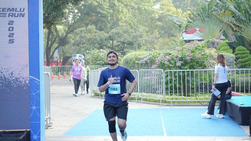 Race photo from KEMLU RUN 2025