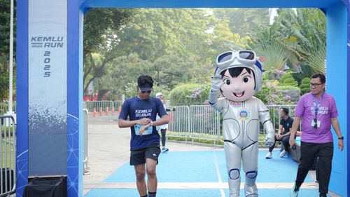Race photo from KEMLU RUN 2025