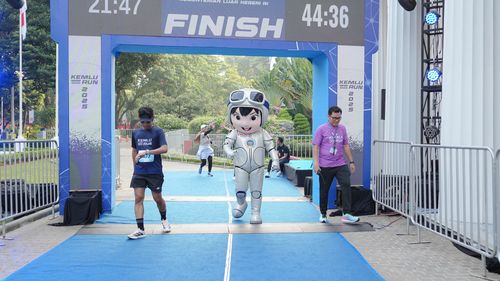 Race photo from KEMLU RUN 2025
