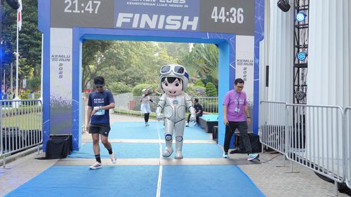 Race photo from KEMLU RUN 2025
