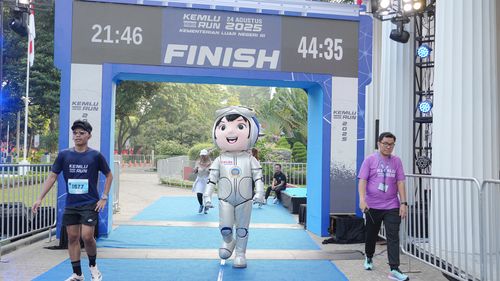 Race photo from KEMLU RUN 2025