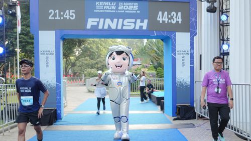 Race photo from KEMLU RUN 2025